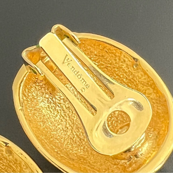Vintage Vendome Clip On Earrings​ - Picture 8 of 11